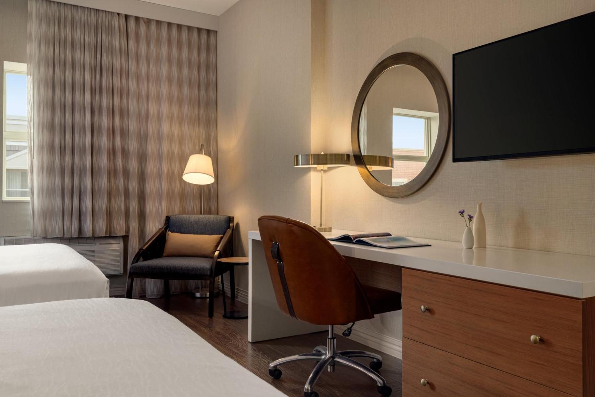 Hotel Indigo Riverwalk By Ihg 3*