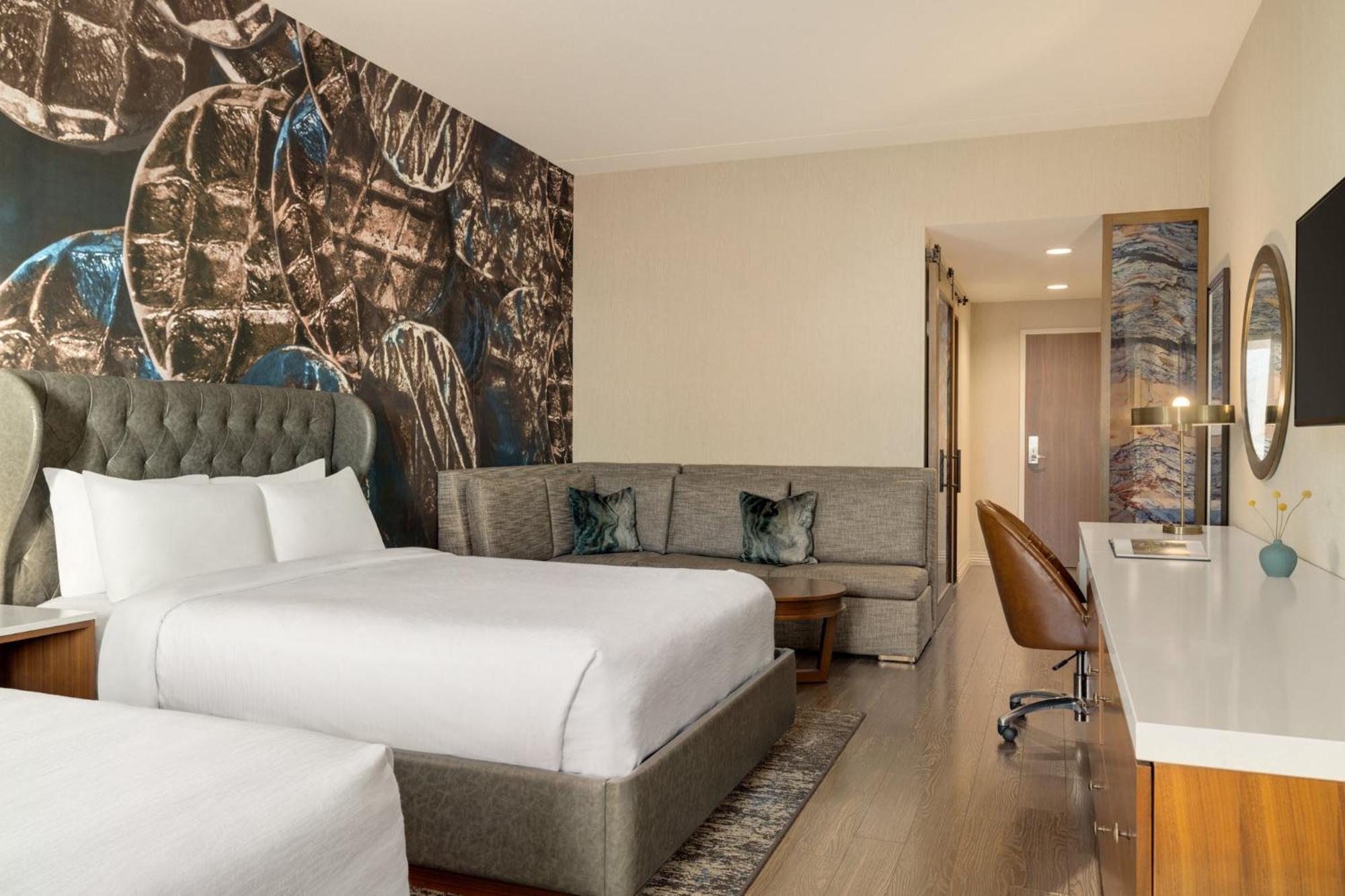 Hotel Indigo Riverwalk By Ihg 3*