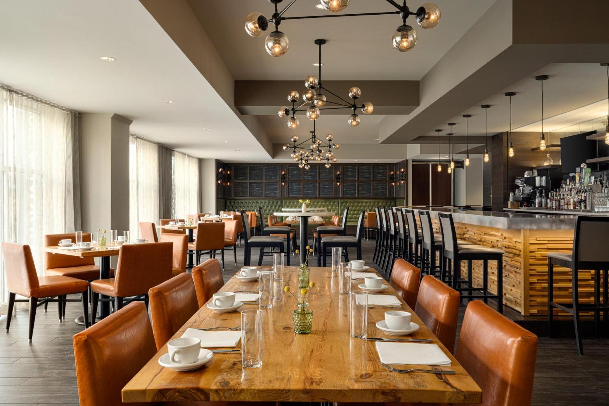 Hotel Indigo Riverwalk By Ihg 3*